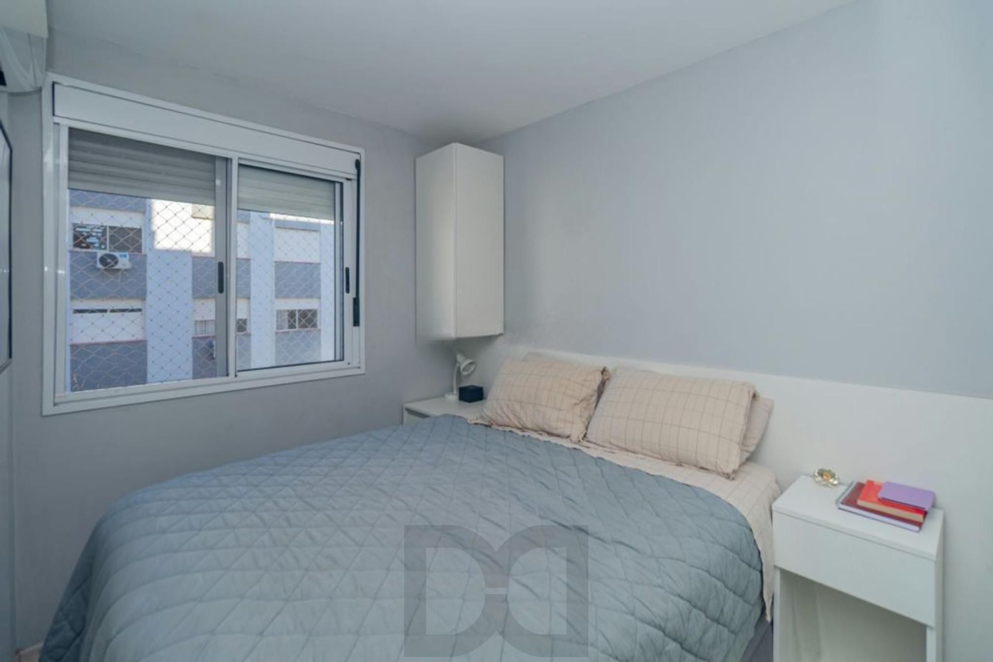 Apartamento 2 Dormitórios com Vaga e Piscina no Cristal em Porto Alegre — foto 10
