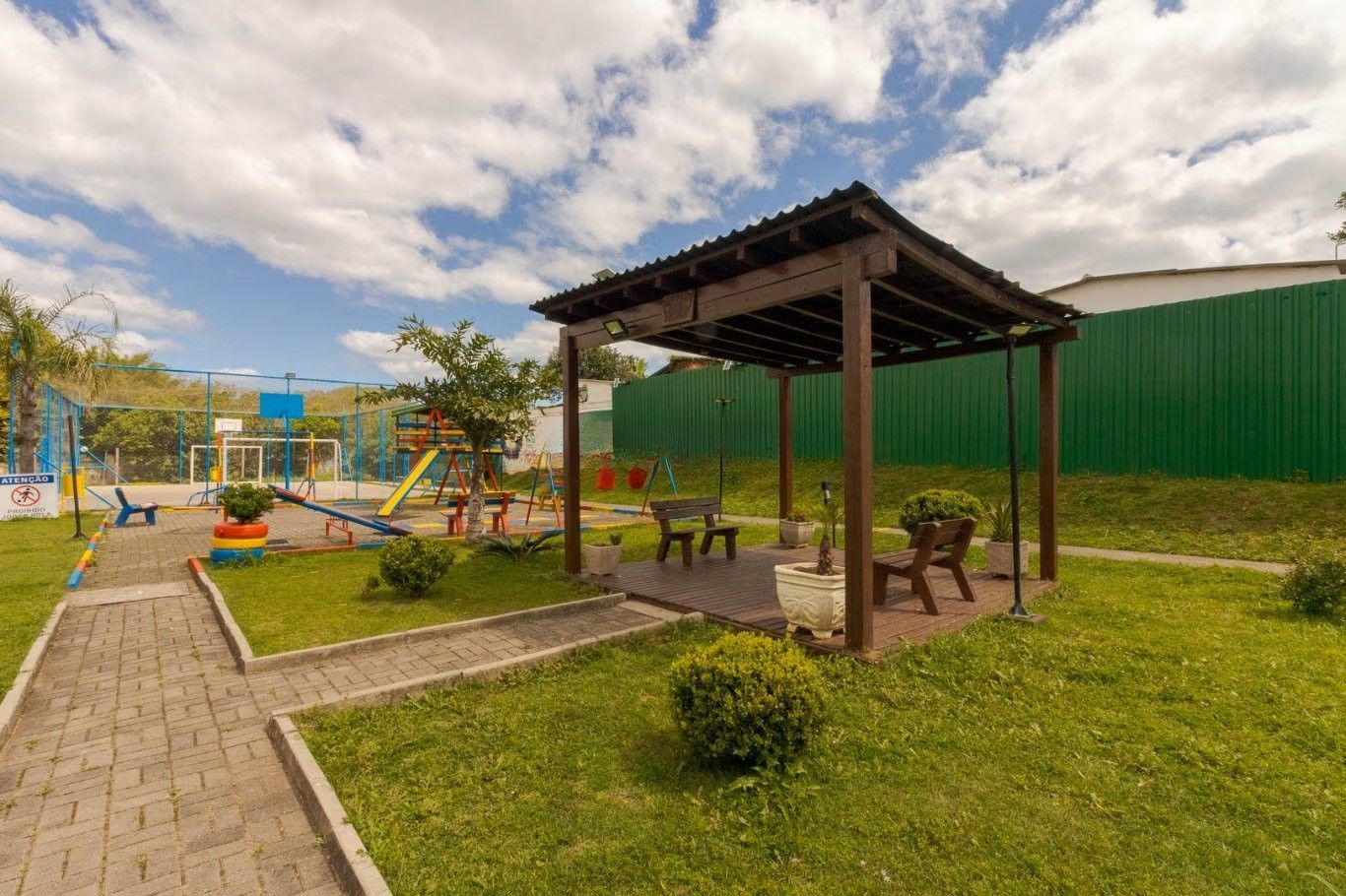 Apartamento térreo, 2 quartos, vaga e piscina no bairro Jardim Itu — foto 21