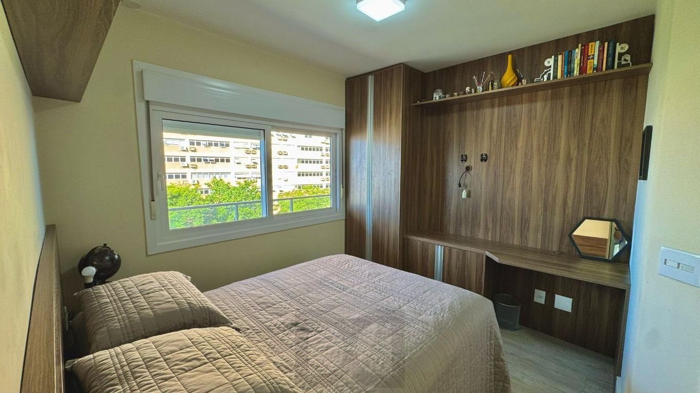 Apartamento mobiliado de 2 dormitórios e 2 vagas no bairro Petrópolis — foto 15