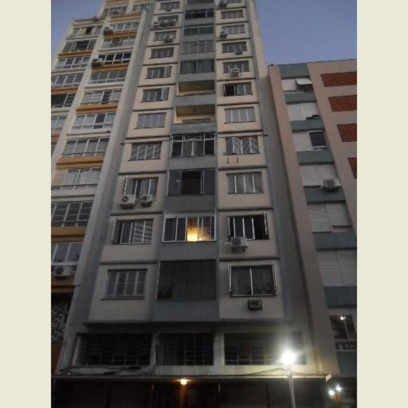 Apartamento de 1 dormitório no centro Histórico de Porto Alegre. — foto 1