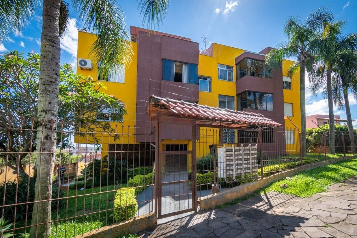 Apartamento de 2 Dormitórios no bairro Jardim Floresta Porto Alegre. — foto 14