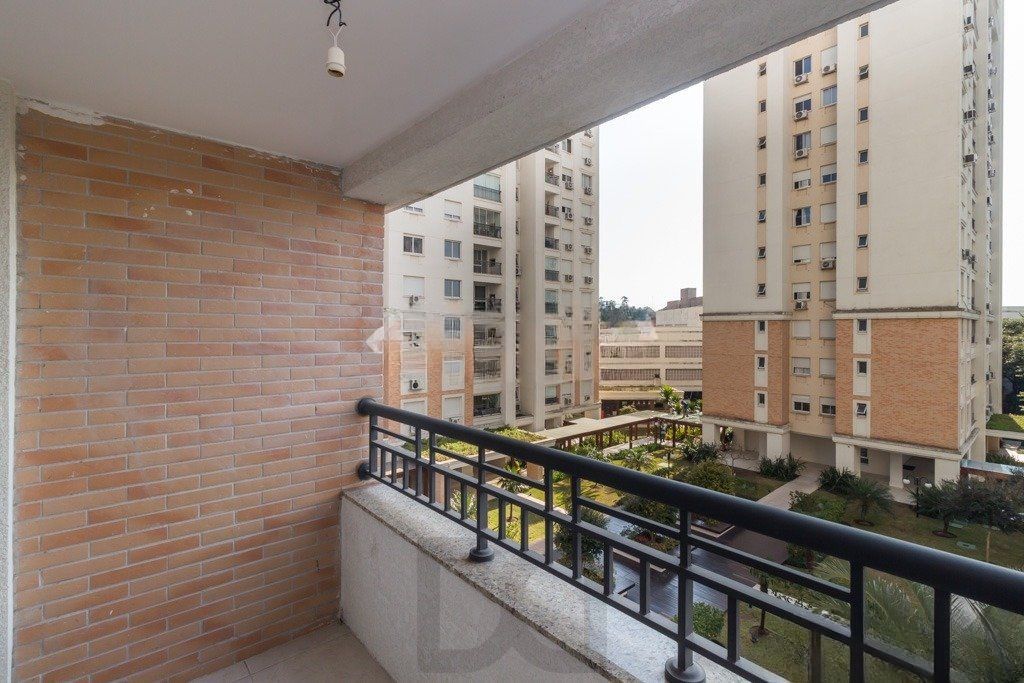 Apartamento com 3 dormitórios, 1 suíte, 1 vaga e elevador no Passo da Areia — foto 4