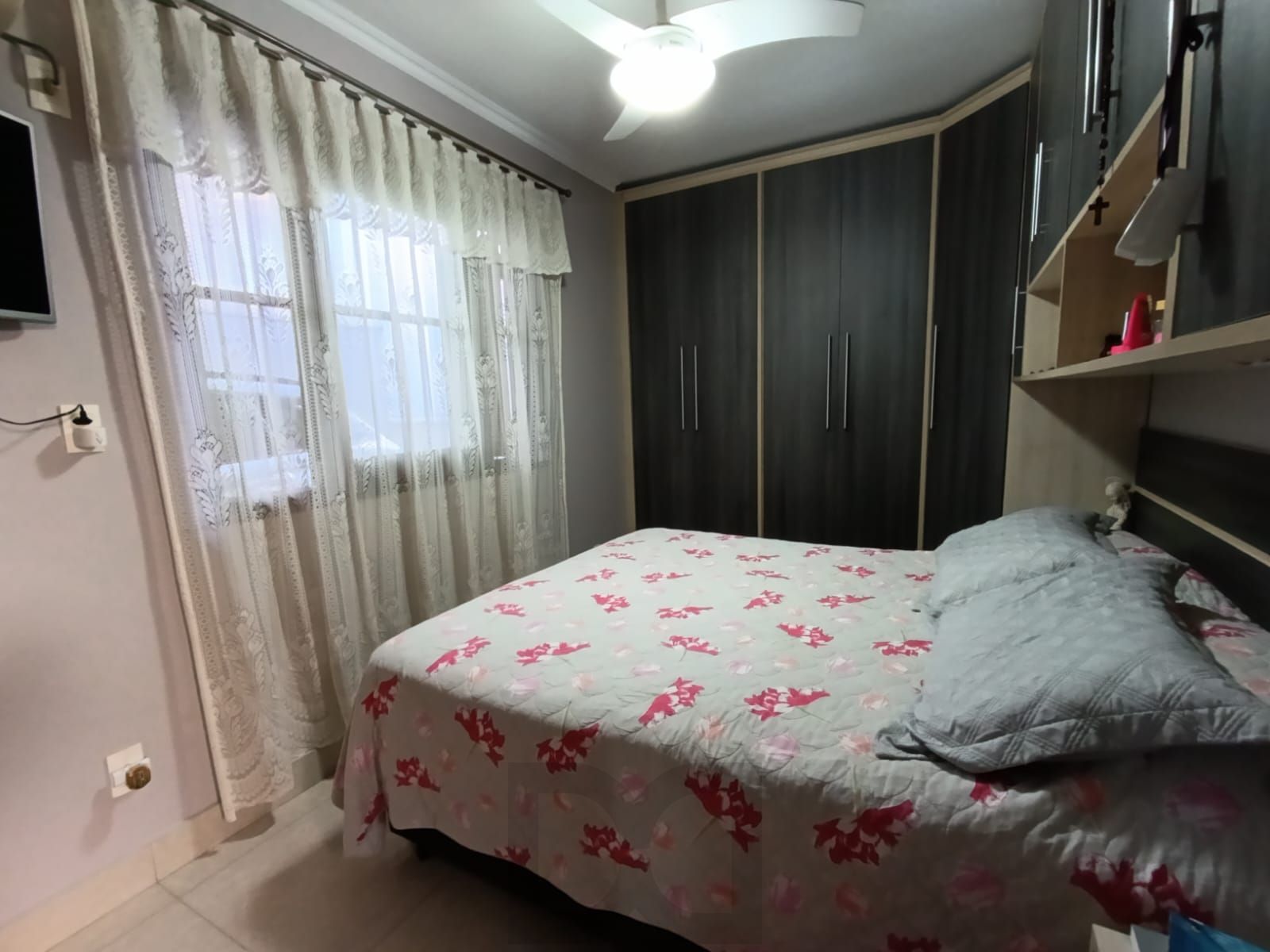 Casa de 3 quartos,suíte,churrasqueira, 3 vagas no bairro Sarandi — foto 24