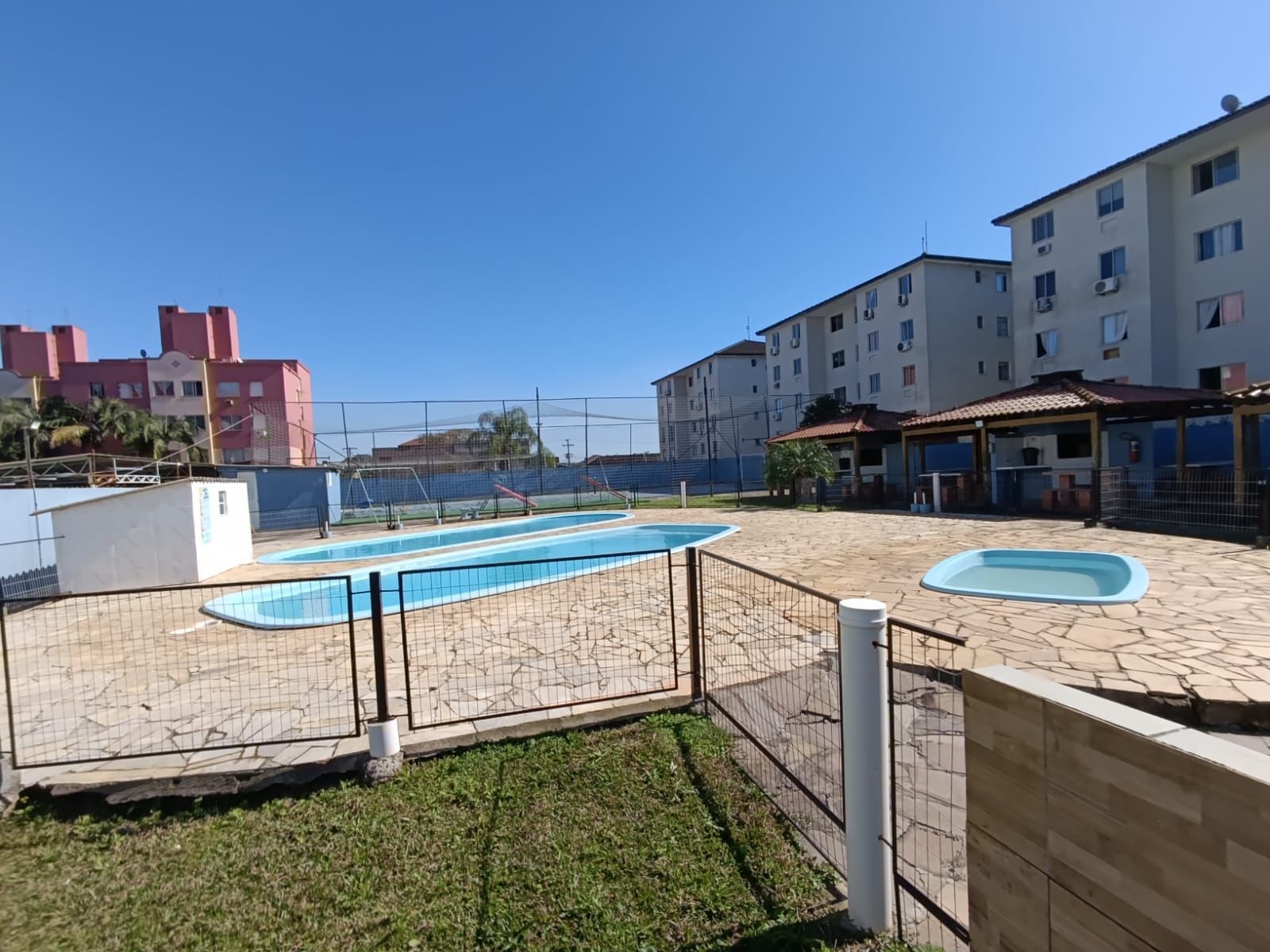 Apartamento semi mobiliado de 3 quartos e 1 vaga no bairro Sarandi. — foto 41