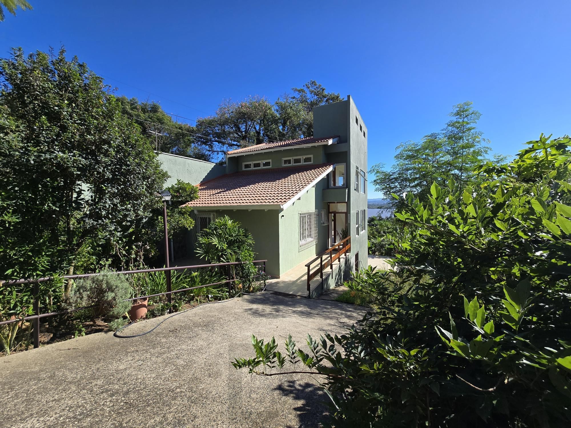 Casa 3 dormitórios, 1 suíte, 4 vagas 210 m² privativos no Belém Novo. — foto 3
