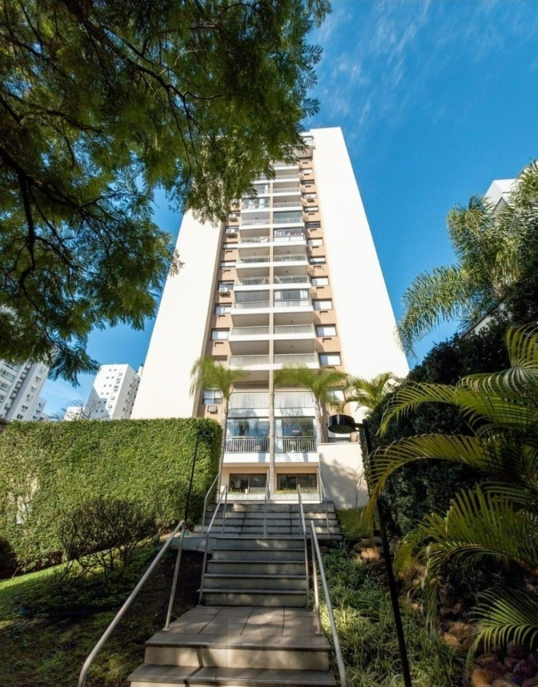 Apartamento de 2 dormitórios, suíte, 1 vaga e elevador, no bairro Boa Vista. — foto 22