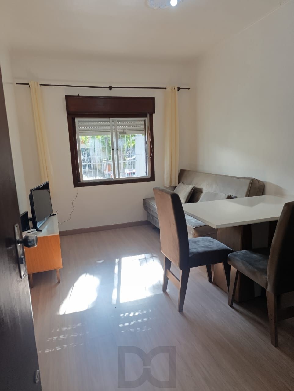 Apartamento térreo de 2 quartos e 1 vaga no bairro São Sebastião — foto 1