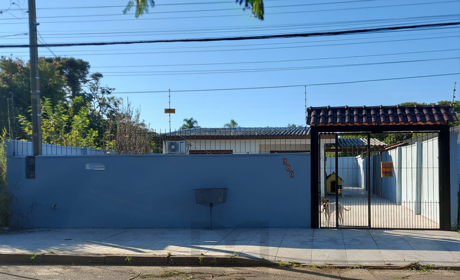 Casa de 3 quartos, suíte, 5 vagas no bairro Serraria. — foto 1