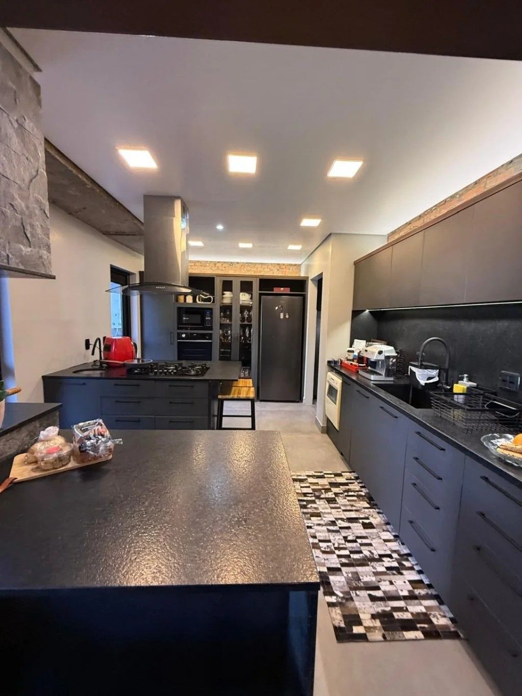 Casa de 3 dormitórios e 4 vagas de garagem no Bairro gloria em Porto Alegre. — foto 13