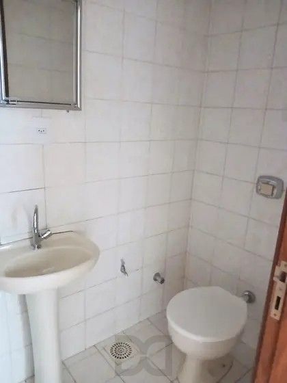 Sala em Conjunto Comercial no Bairro Floresta em Porto Alegre. — foto 30