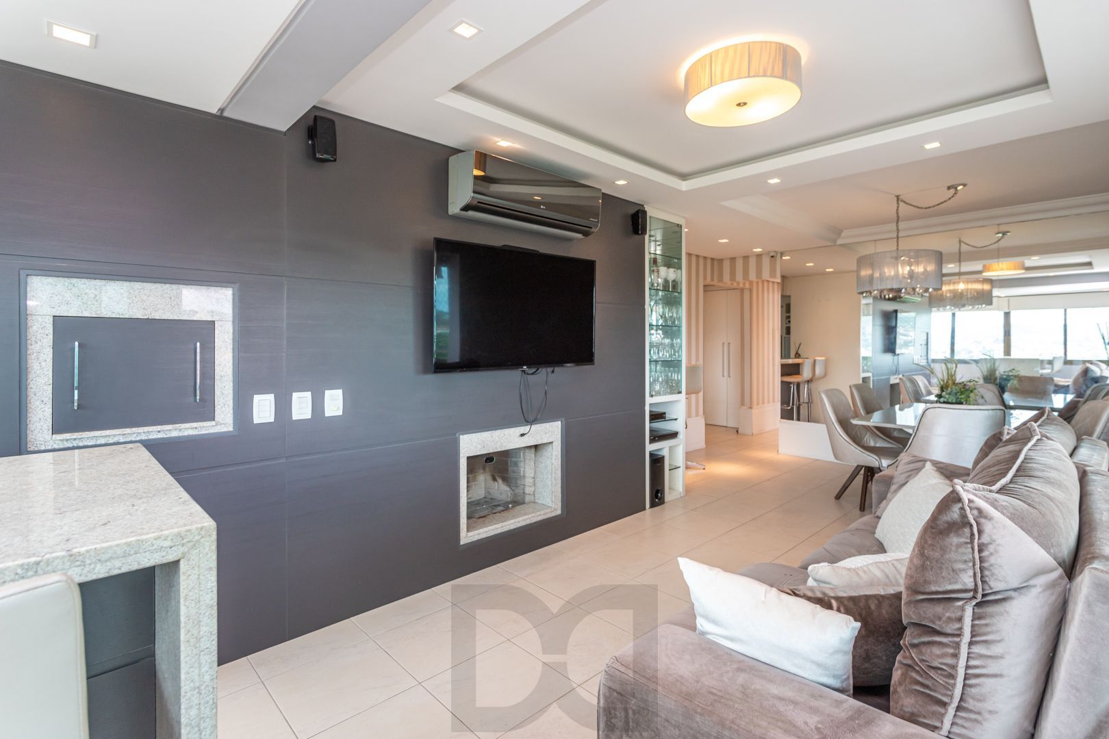 Apartamento de 97m², 2 dormitórios,1suíte, 3 vagas de garagem no Jardim Botânico — foto 10
