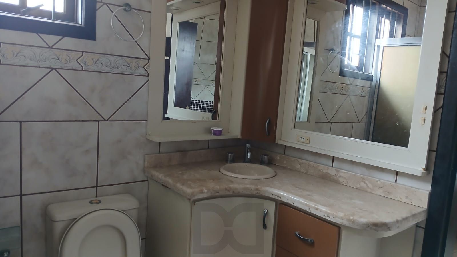 Casa de 3 dormitórios, 1 suíte, 2 vagas, churrasqueira e pátio no Navengantes. — foto 11