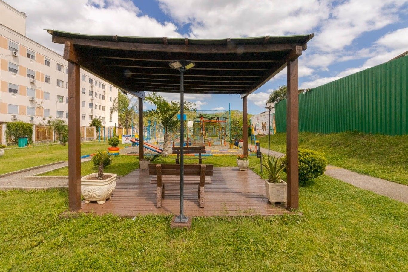 Apartamento térreo, 2 quartos, vaga e piscina no bairro Jardim Itu — foto 22