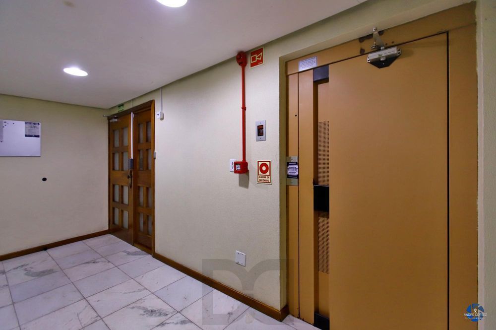 Apartamento 2 dormitórios, 1 vaga, churrasqueira e elevador no Cristo Redentor. — foto 25