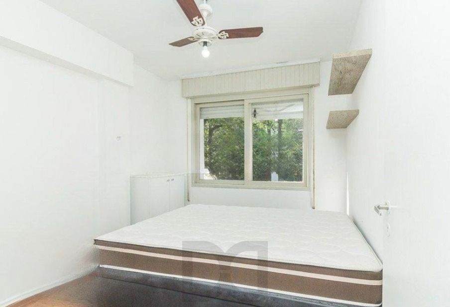 Apartamento de 2 dormitórios com sacada,1 vaga, elevador no bairro Petrópolis. — foto 13