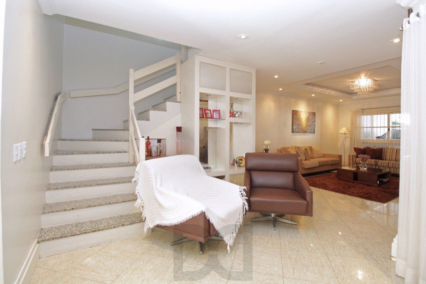 Casa com 4 dormitórios, pátio e piscina no Bairro Jardim Itu — foto 12