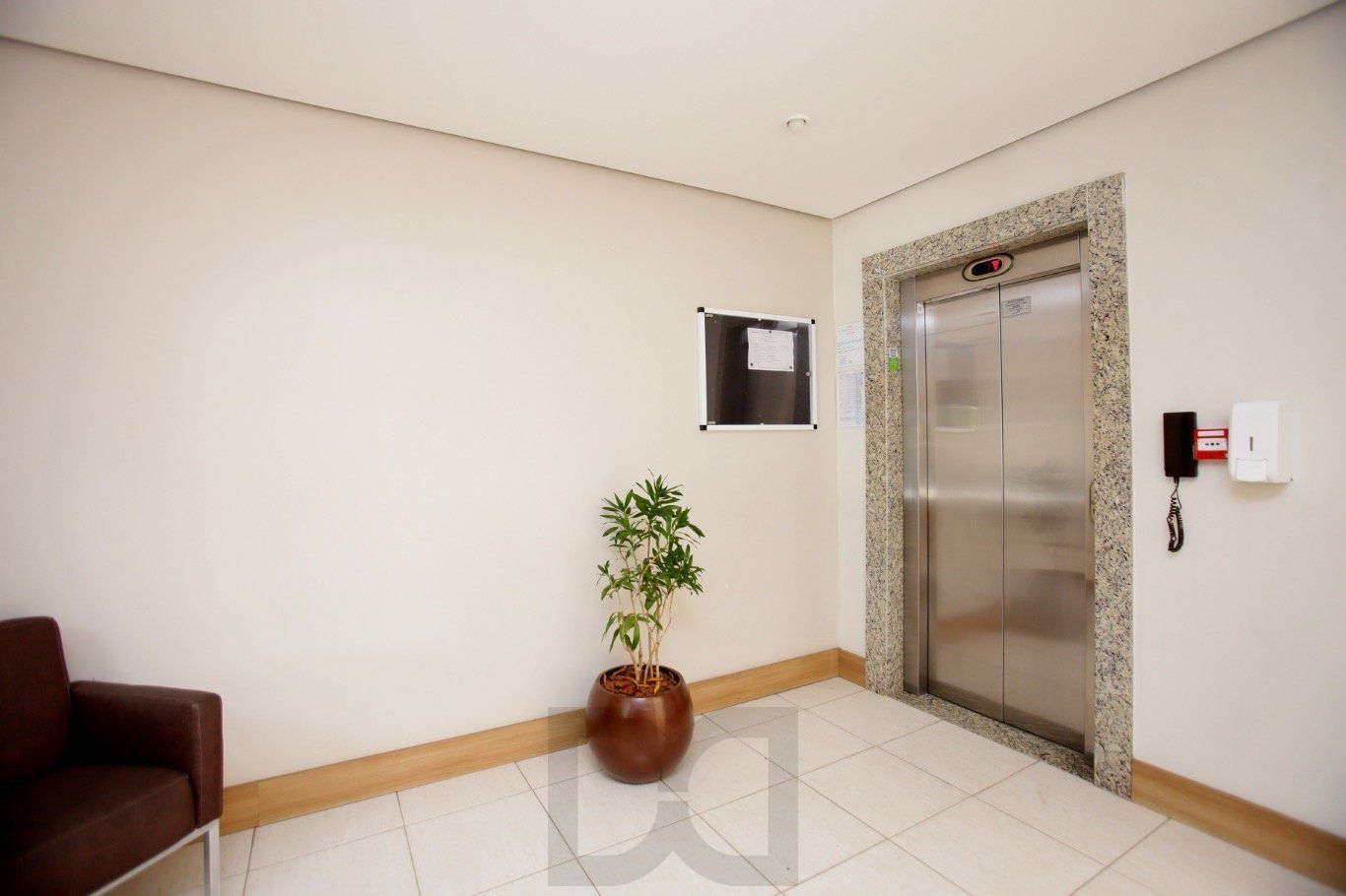 Apartamento 2 Dormitórios com Elevador e 2 Vagas à Venda no Jardim Carvalho — foto 22