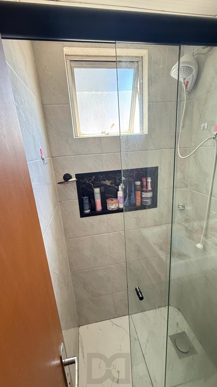 Apartamento semi mobiliado de 2 quartos e 1 vaga no bairro Rubem Berta — foto 9