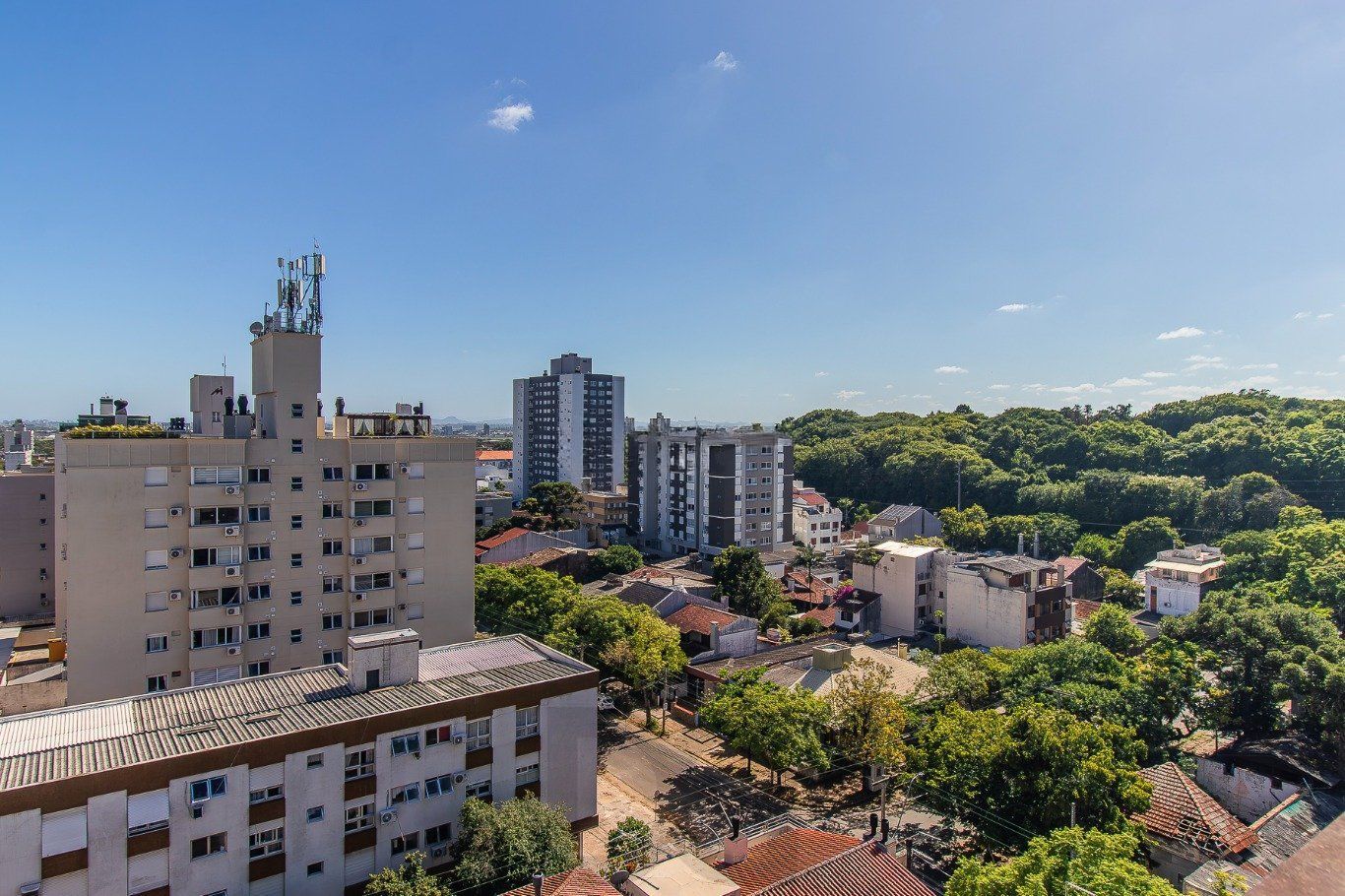 Apartamento 2 Dormitórios com Terraço e 2 Vagas – Higienópolis, Porto Alegre — foto 6