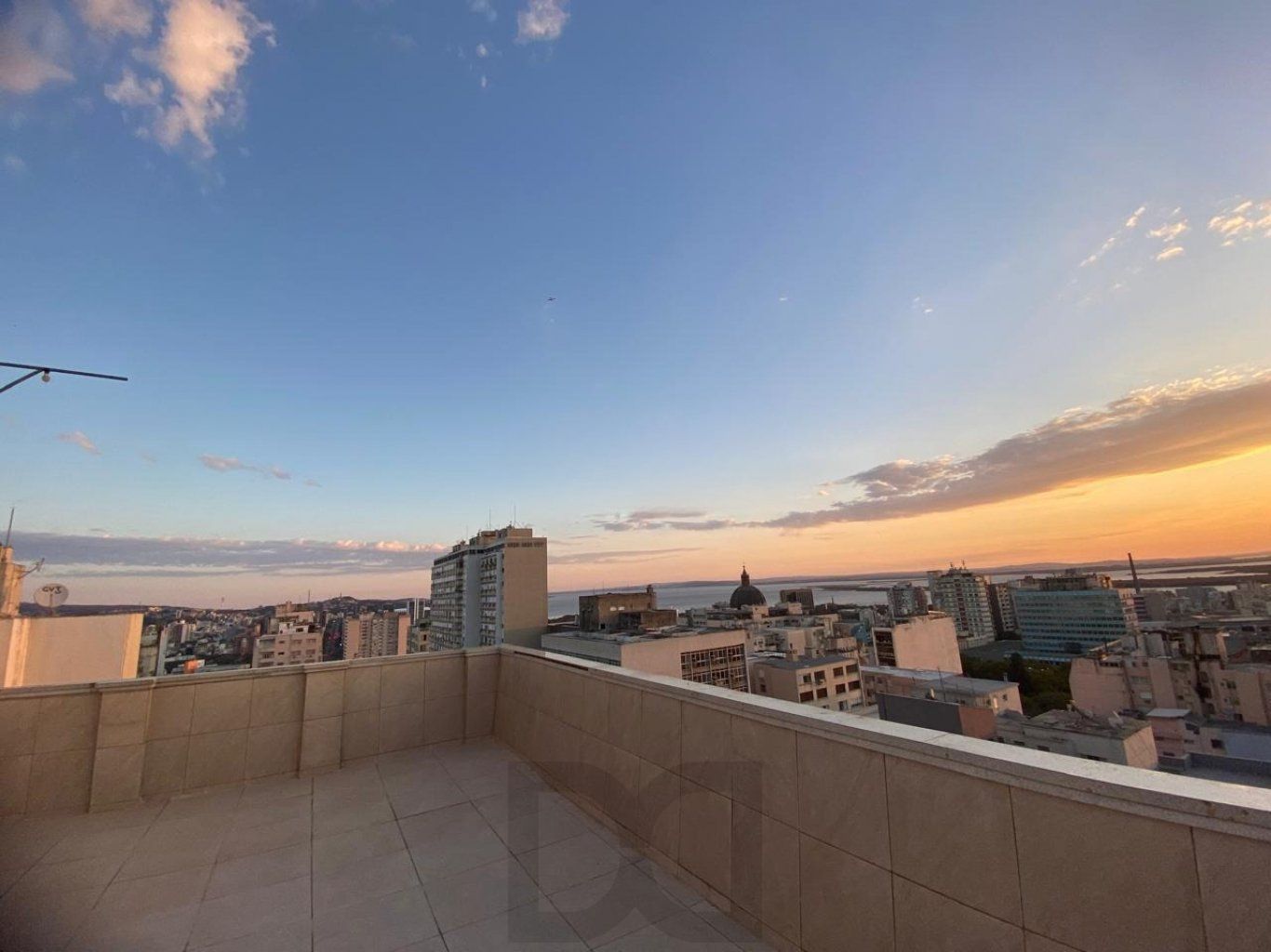 JK mobiliado com sacada e vista na Borges de Medeiros no Centro Historico — foto 28