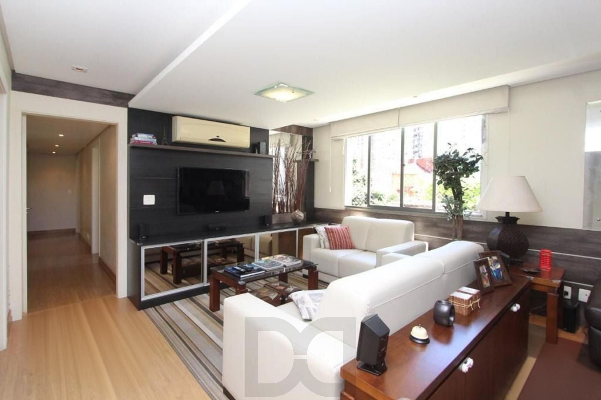 Apartamento de 4 dormitórios , 2 vagas e elevador no bairro Boa Vista — foto 1