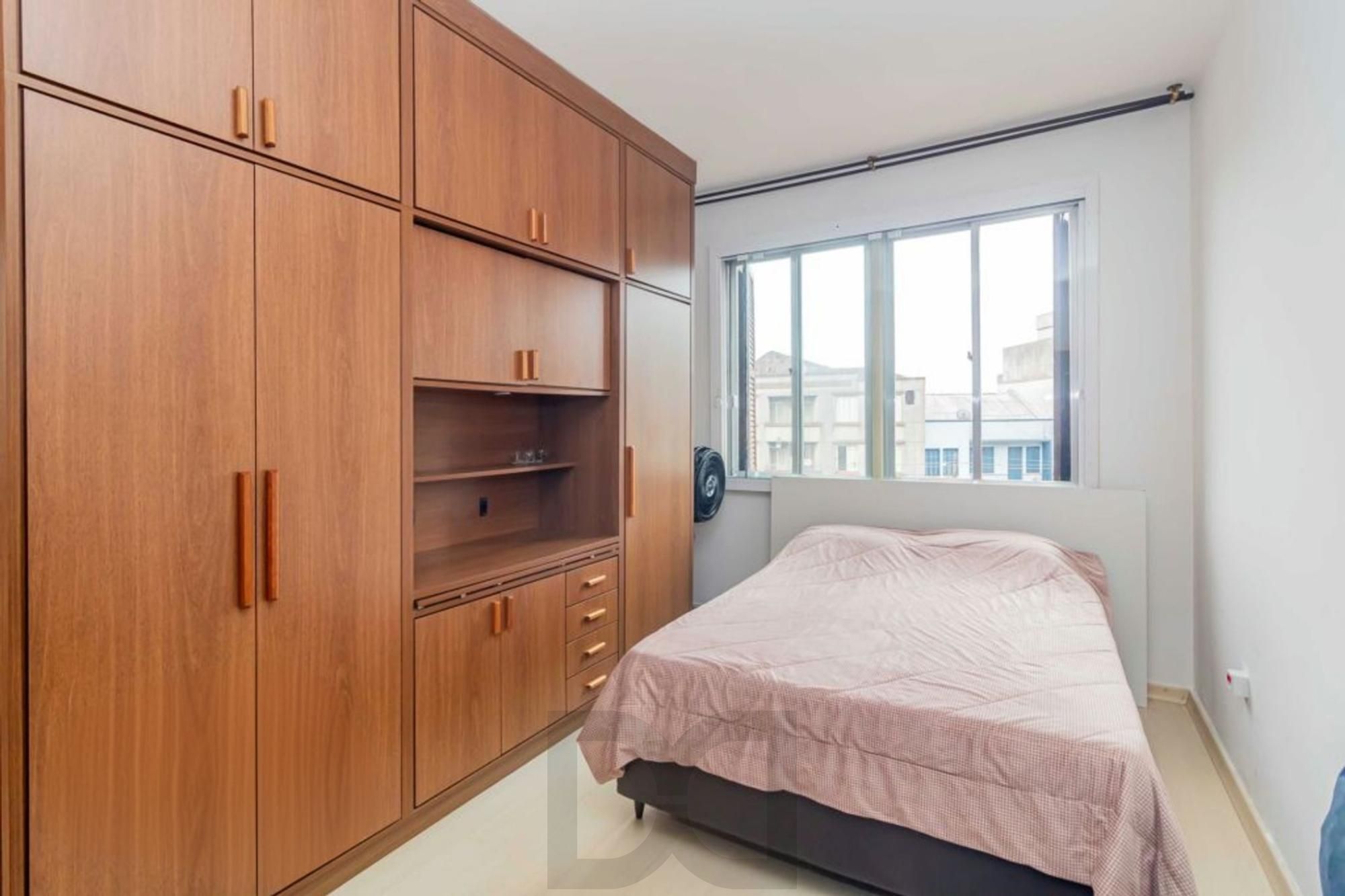 Apartamento semi mobiliado 2 dormitórios bairro Petrópolis — foto 14