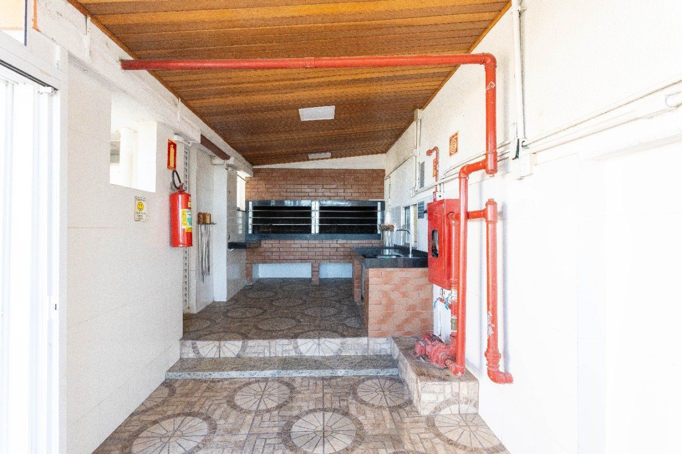 JK mobiliado com sacada e vista na Borges de Medeiros no Centro Historico — foto 23