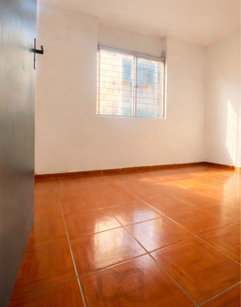 Apartamento Térreo, com 2 quartos, portaria e pátio no bairro Rubem Berta — foto 3