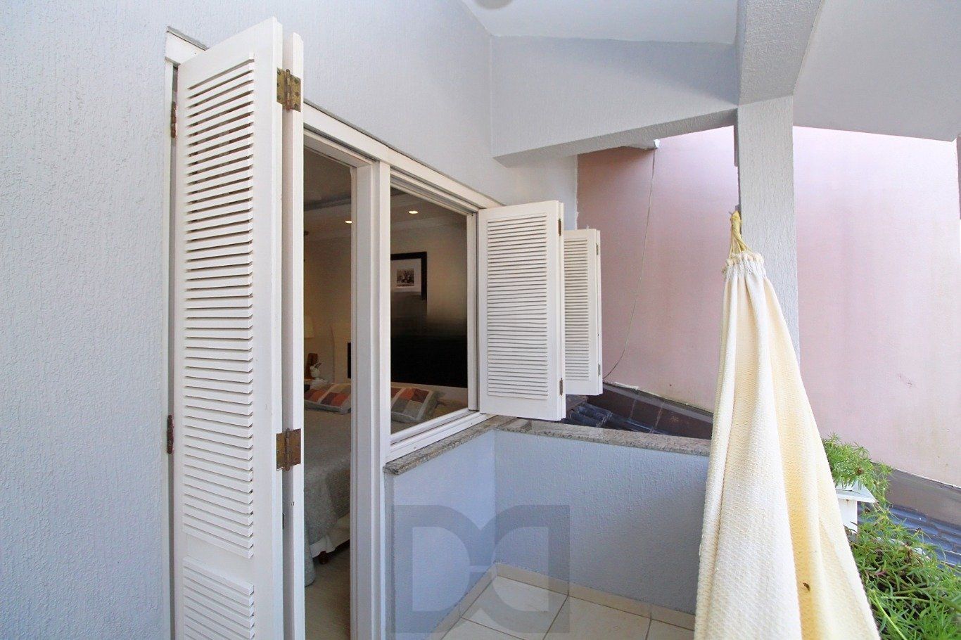Casa com 4 dormitórios, pátio e piscina no Bairro Jardim Itu — foto 19