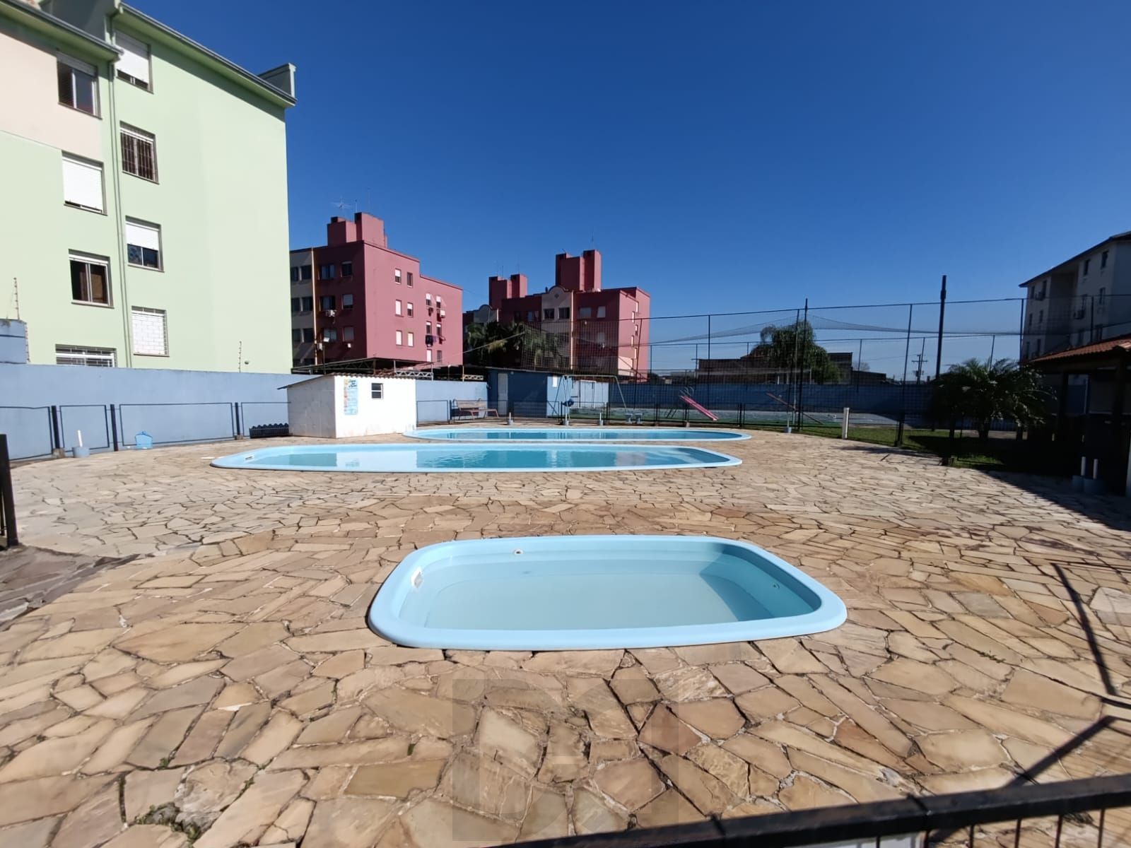 Apartamento semi mobiliado de 3 quartos e 1 vaga no bairro Sarandi. — foto 35