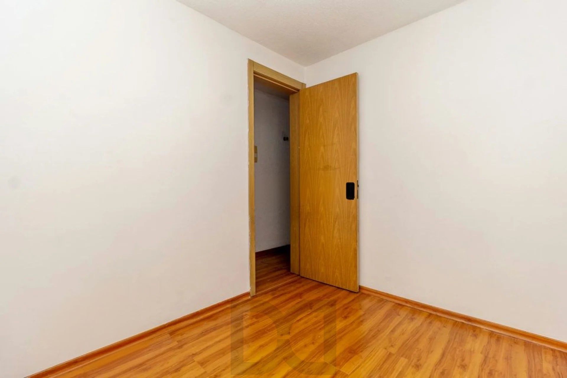Apartamento com 2 quartos, vaga e portaria 24 hrs no bairro Rubem Berta — foto 4
