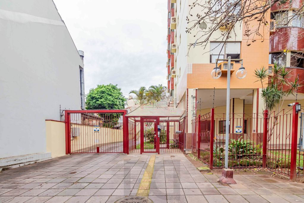 Apartamento com 3 quartos, vaga e elevador no Bairro Menino Deus — foto 42