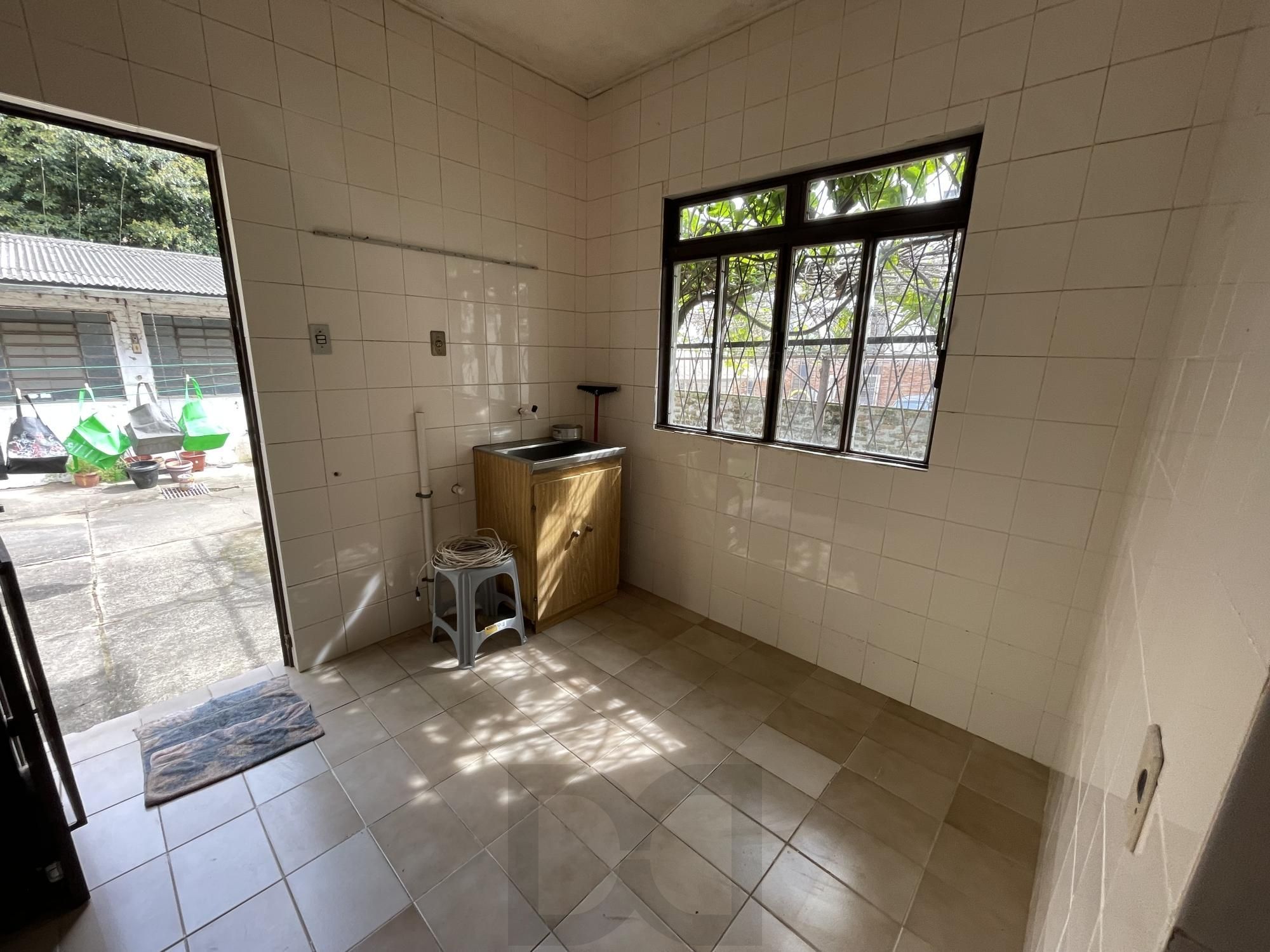 Casa com 3 dormitórios e ampla garagem Bairro Higienópolis — foto 17