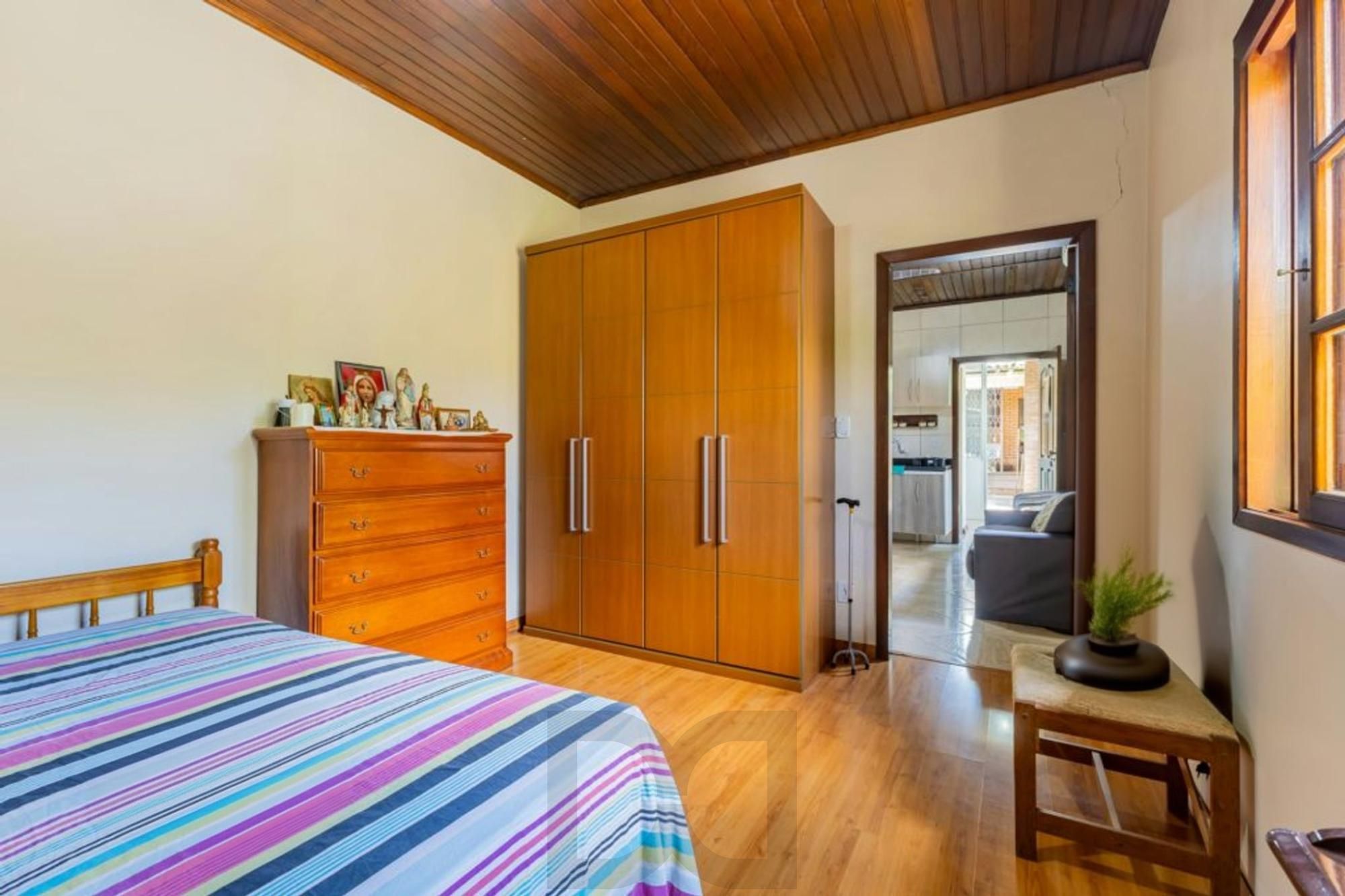 Casa com 1.640,00m², 3 dormitórios, 4 vagas à venda Rua Marista. — foto 23