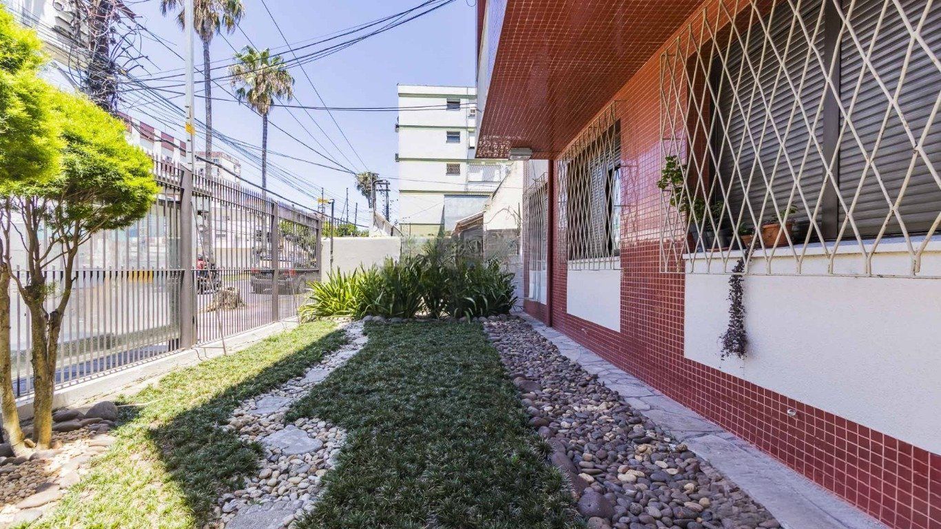 Apartamento de 1 dormitório no bairro Menino Deus em Porto Alegre. — foto 23