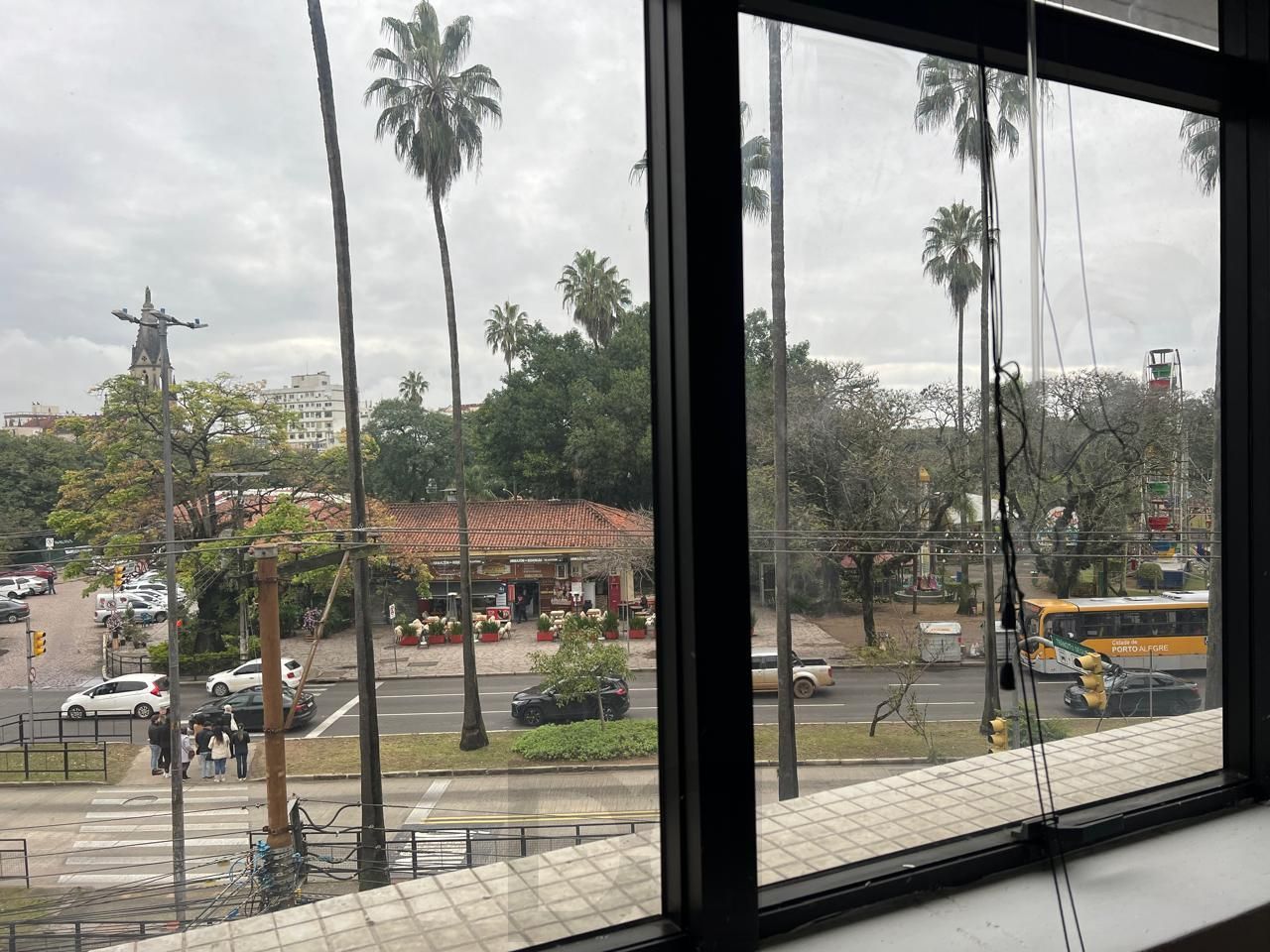 Sala comercial reformada e elevador no bairro Bom Fim. — foto 4