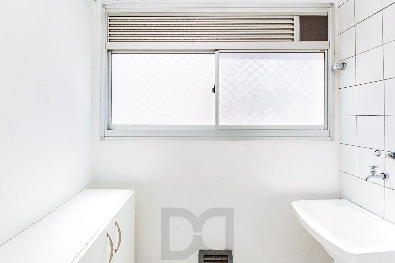 Apartamento de 2 dormitórios, elevador,1vaga de garagem, no Bairro Sarandi POA. — foto 6
