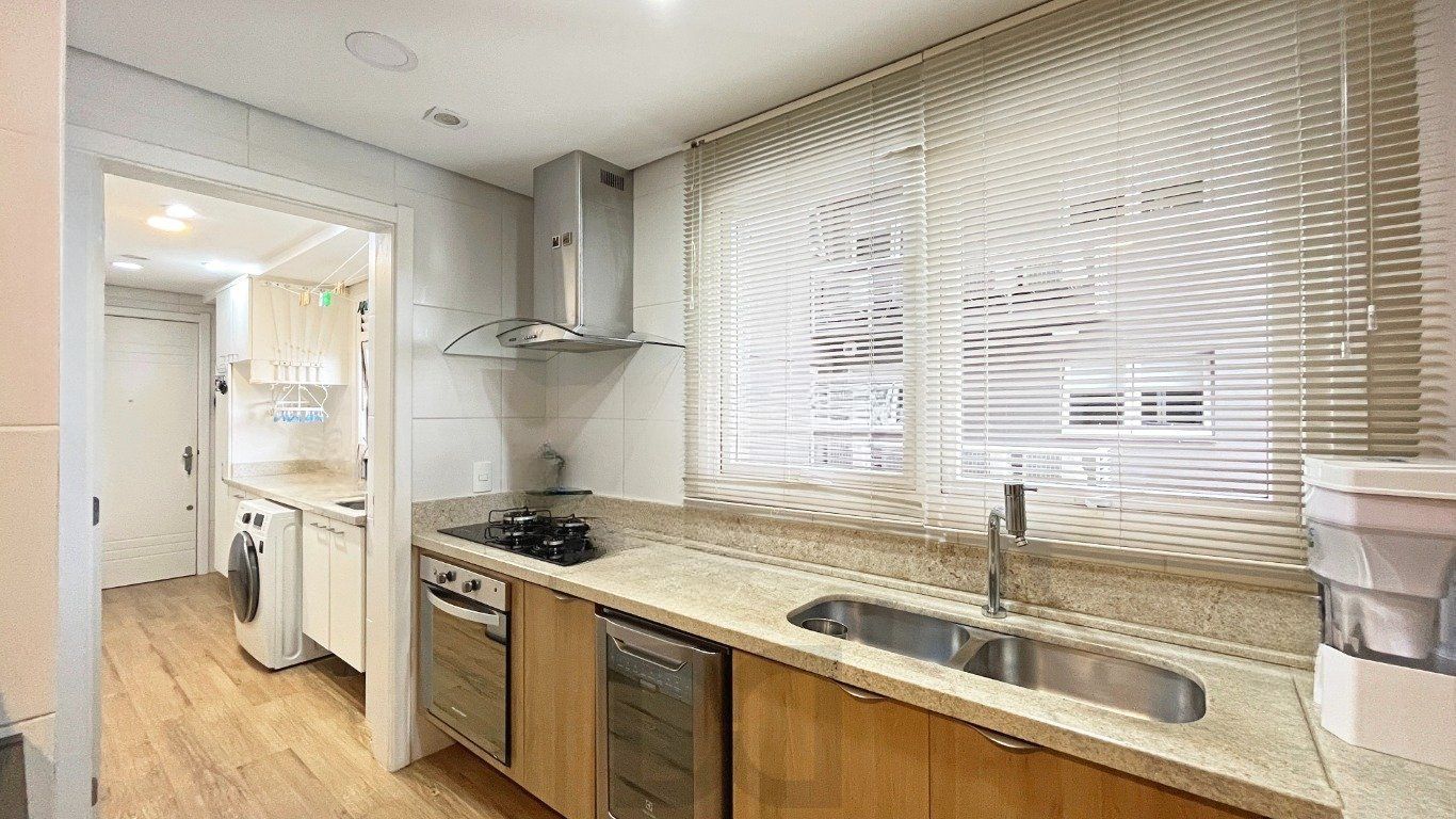 Apartamento com 3 quartos, 3 suítes e 128m² à venda em Menino Deus. — foto 16