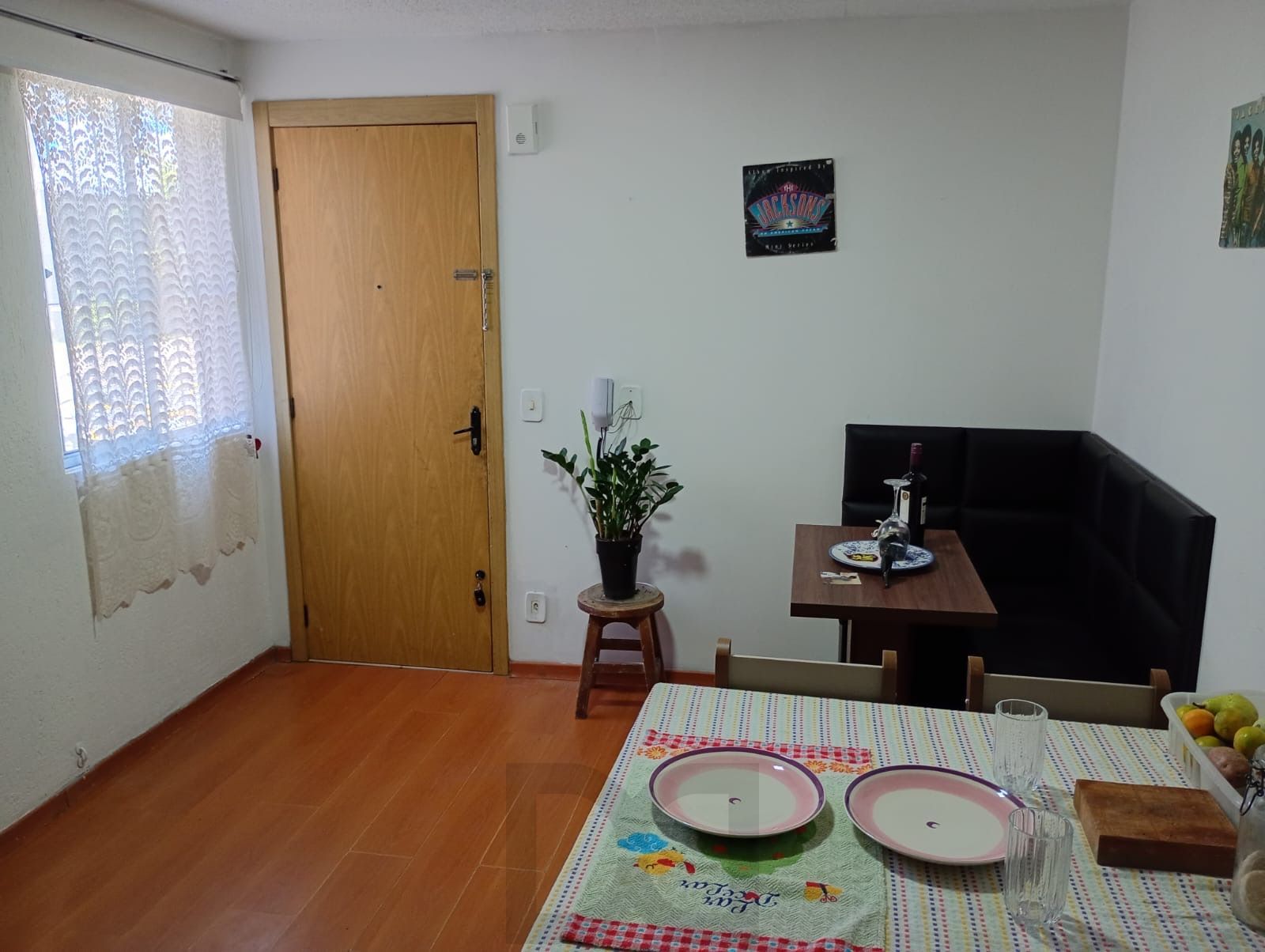 Apartamento Térreo 2 quartos com vaga no Bairro Jardim Leopoldina Porto Alegre — foto 1