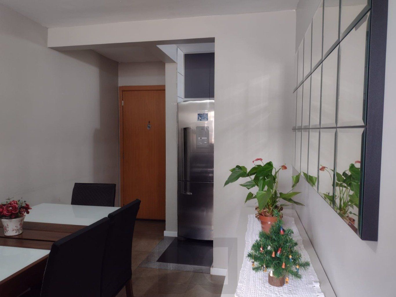 Apartamento 2 Dormitórios Térreo com Portaria 24h no Morro Santana — foto 5