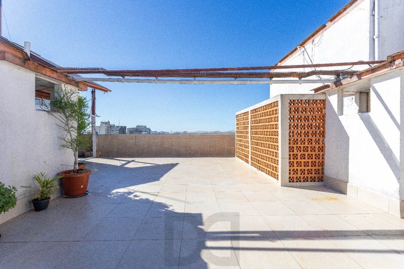 JK mobiliado com sacada e vista na Borges de Medeiros no Centro Historico — foto 15