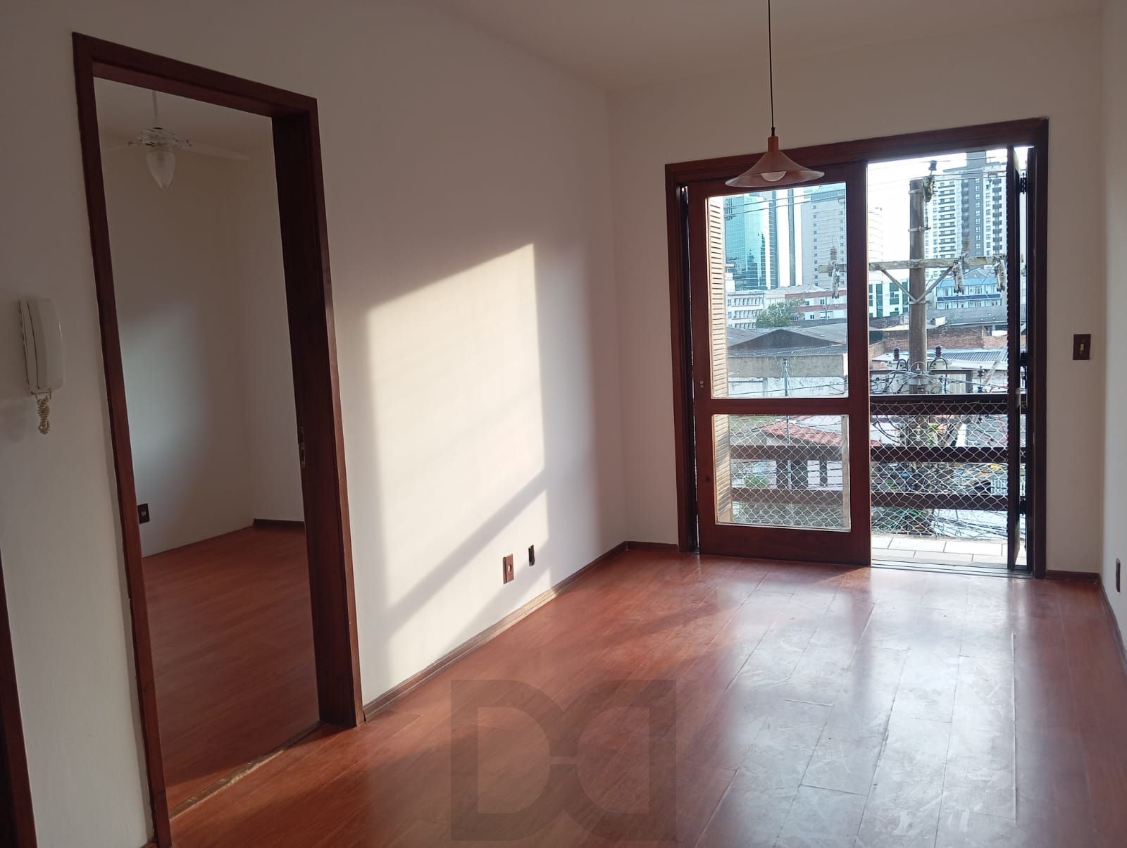Apartamento com 1 Suite, sacada e 1 vaga de garagem no bairro Cidade Baixa — foto 4
