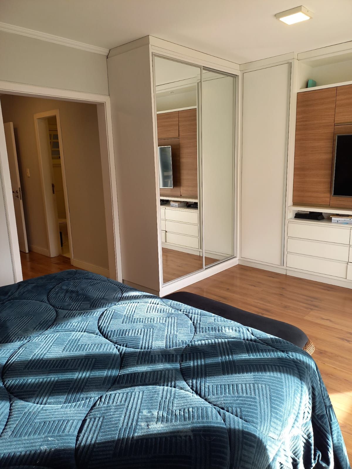 Casa com 4 dormitórios no Bairro Chácara das Pedras — foto 37