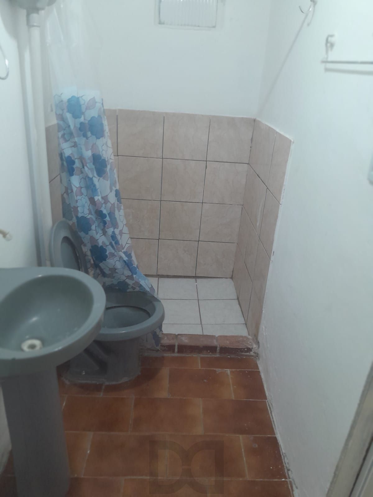 Casa com Pátio, 2 Quartos, vaga de garagem no Bairro Passos Das Pedras. — foto 5