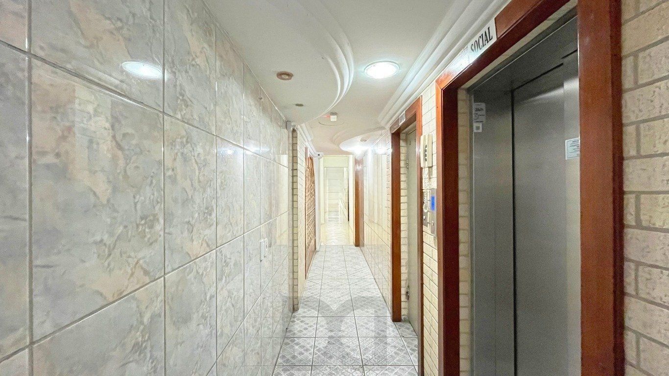 Apartamento térreo de 1 quarto, elevador no bairro Centro Histórico. — foto 12