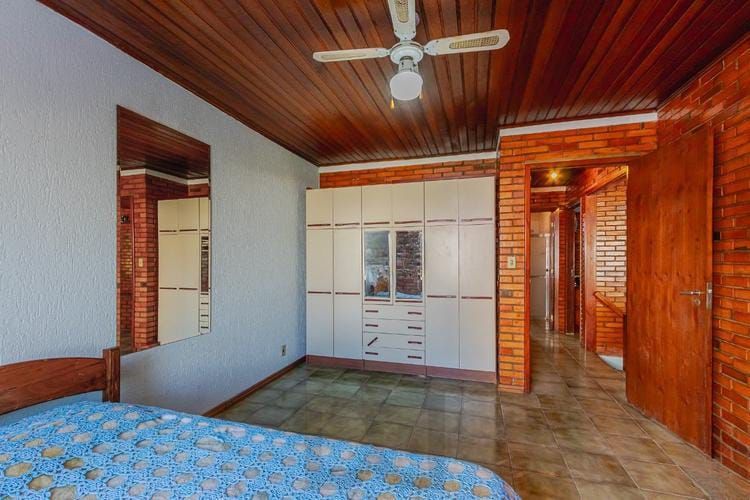 Casa com 6 quartos, 2 vagas e pátio no Bairro Higienópolis — foto 25