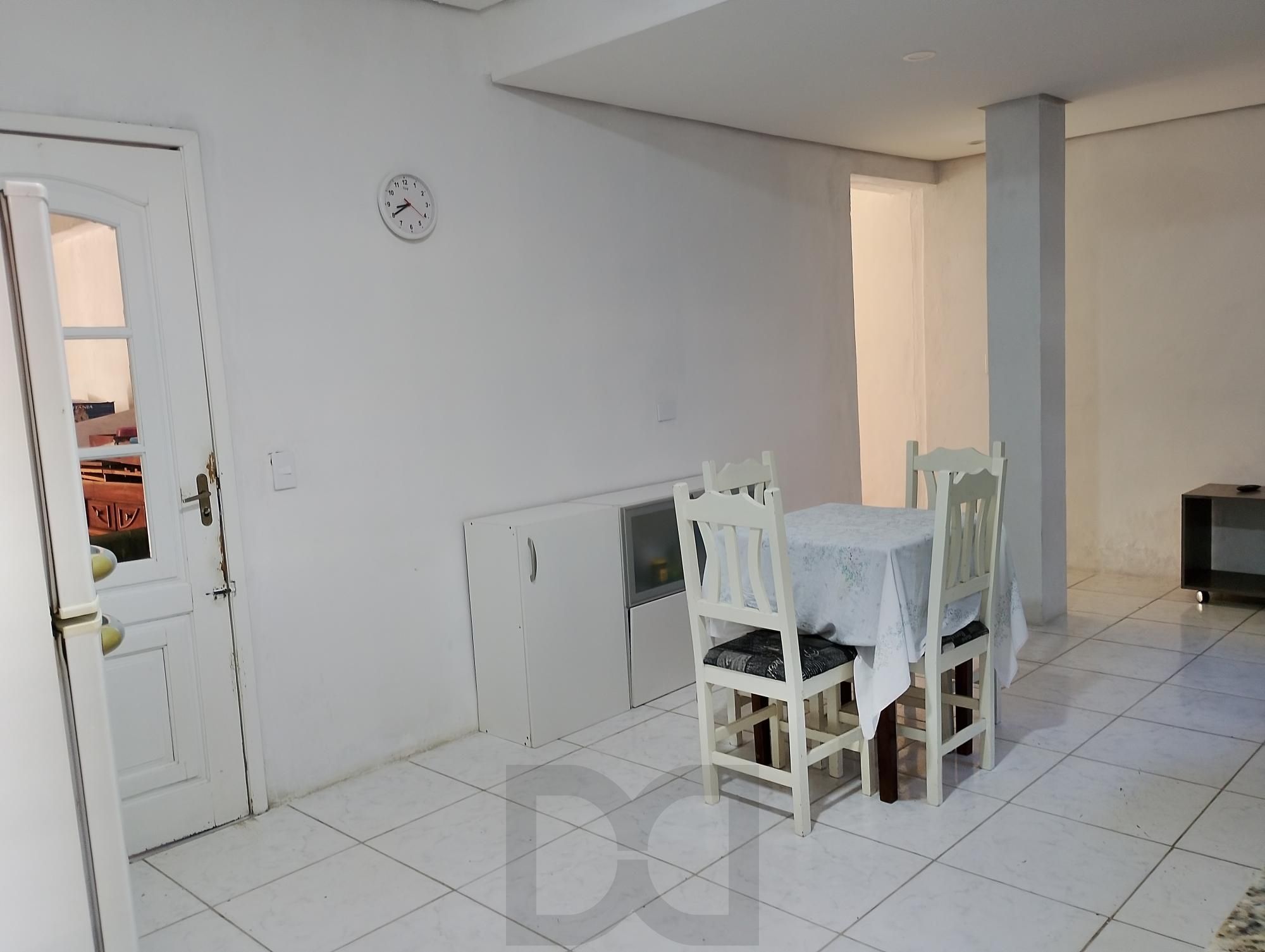 Casa com 3 quartos, 4 vagas de garagem e com pátio no bairro Parque Santa Fé — foto 10