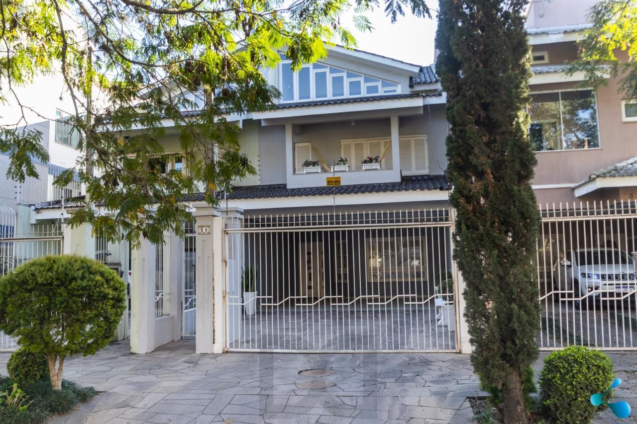 Casa com 4 dormitórios, pátio e piscina no Bairro Jardim Itu — foto 2