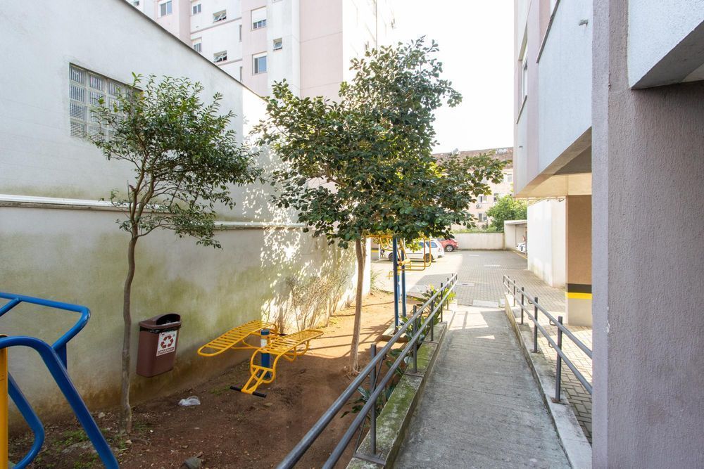 Apartamento semi mobiliado de 2 quartos, elevador e vaga no bairro Partenon. — foto 27
