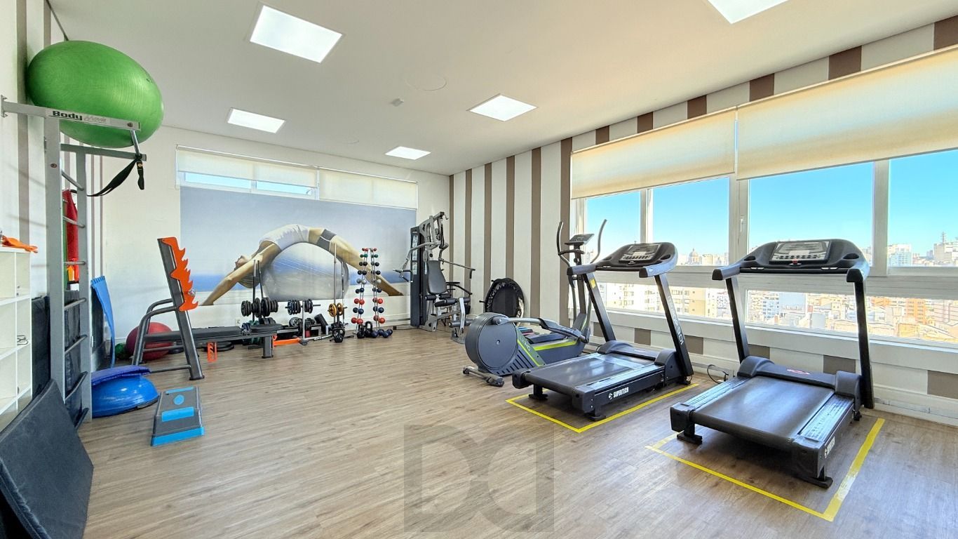 Apartamento 2 dormitórios, 1 vaga, elevador na Rua General Lima e Silva. — foto 24